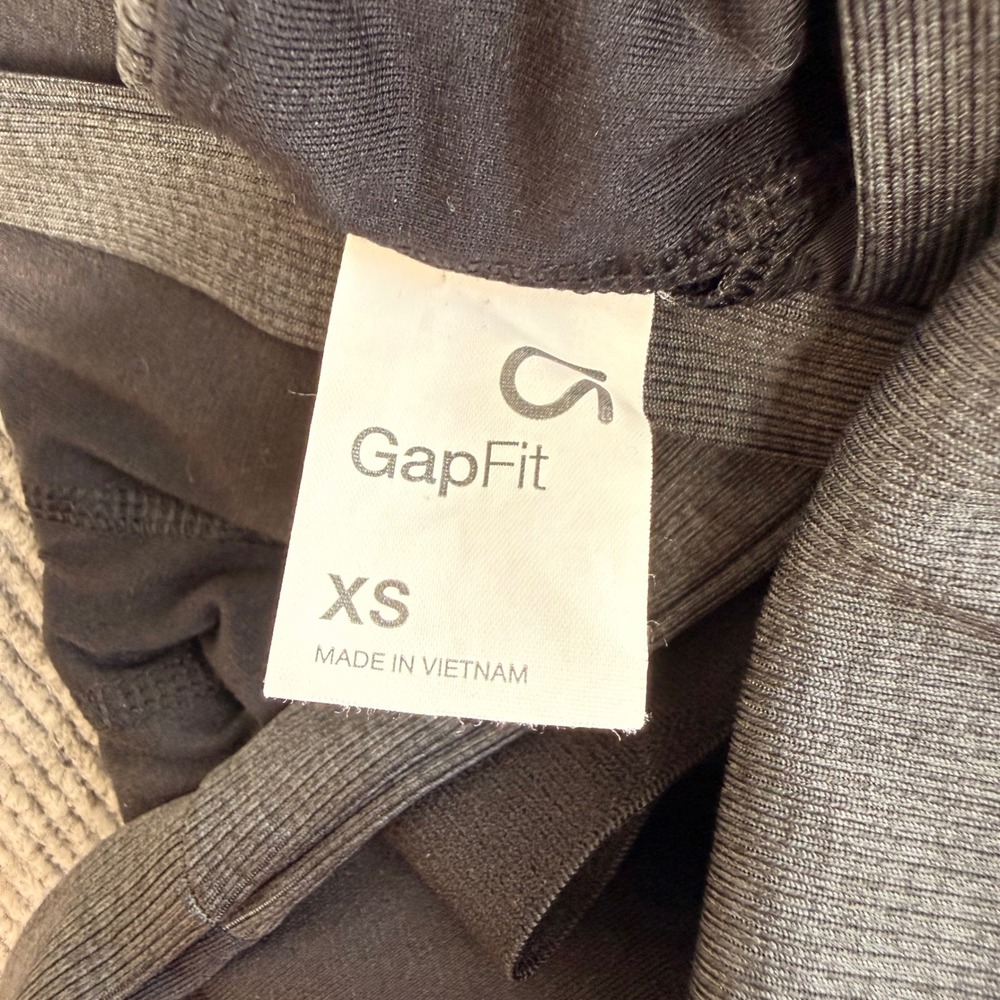 GapFit XS Black Ribbed Tank Built In Bra Racerback Athleisure Workout Top - Picture 7 of 10